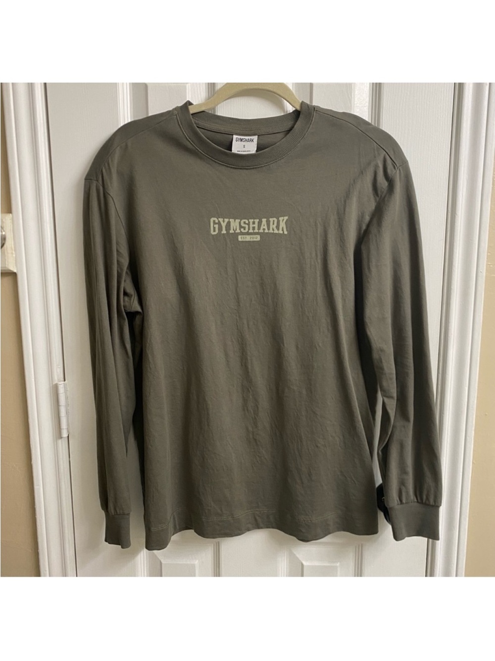 Gymshark -Long Sleeve Logo Tee — Olive Green